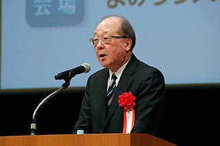 挨拶をするAMED大谷理事 写真・2枚目